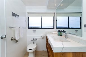 Sea Star Suite Bathroom
